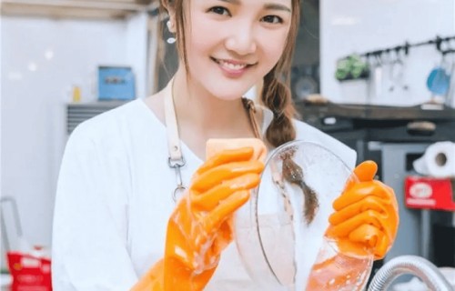 靳梦佳聊黄晓明《中餐厅》变化：暖心不变，更善倾听团队意见