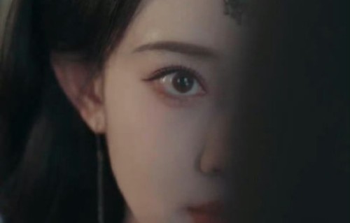 孟子义有哪些敬业细节获得观众点赞？