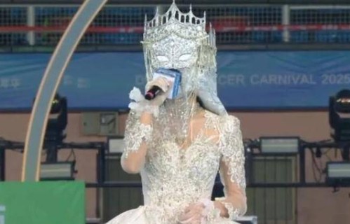 从2000万粉丝到全网抵制：旺仔小乔“换皮”失败，法律和舆论哪个会先放过她？