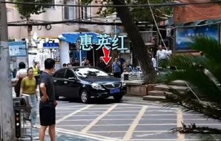 66岁惠英红实拍撞车戏无替身，硬核敬业引热议