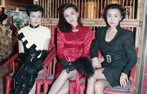 终于理解了李连杰当初为何拼命地追利智，这身材真的太绝了 ​