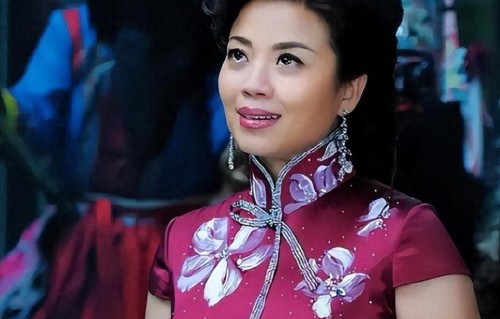 李谷一的女儿曝光，原来是我们熟悉的歌手，连续多年登上春晚