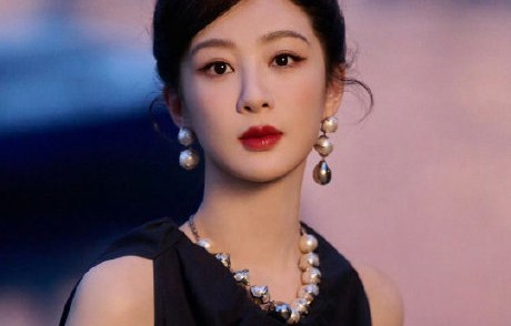 为什么会传出胡歌给杨紫梅婷让C位的说法？