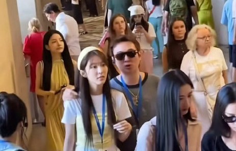 王思聪被拍到的女性真的是懒懒闺蜜吗？