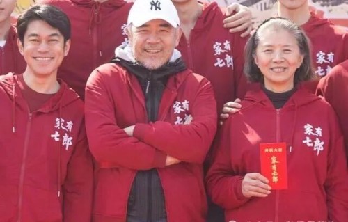 陈宝国70岁带伤拍戏不用替身,敬业精神让人敬佩