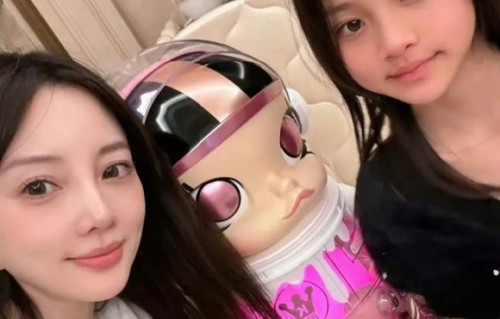 网友对甜馨辟谣的反应是什么？