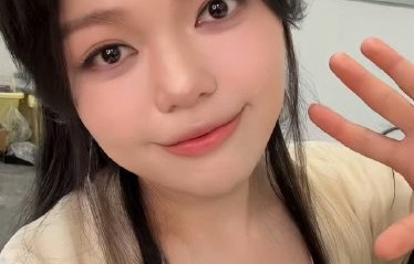 厚本在《灼灼不倾城》中饰演的角色有什么特点？