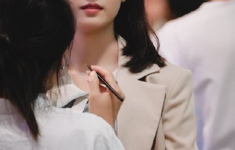 陈钰琪的表演风格有什么独特之处？