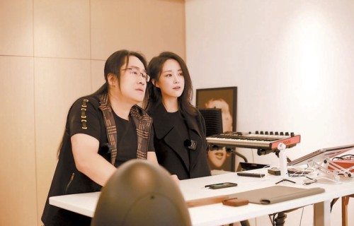 温暖深情唱《回家》电影《狙击手》主题曲让人泪目