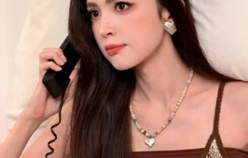 名字出错给娜扎出行带来哪些麻烦？