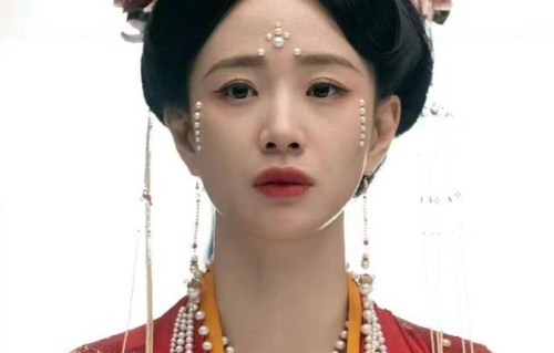吴谨言又一部大女主爽剧让人期待，《墨雨云间》演绎疯批复仇剧