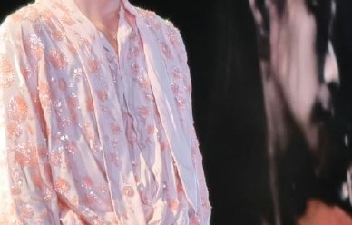 王源颤音是声乐技术还是身体不适？