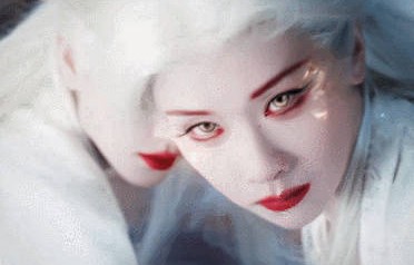 鞠婧祎《月鳞绮纪》预告封神，34套华服演绎九尾狐惊艳蜕变