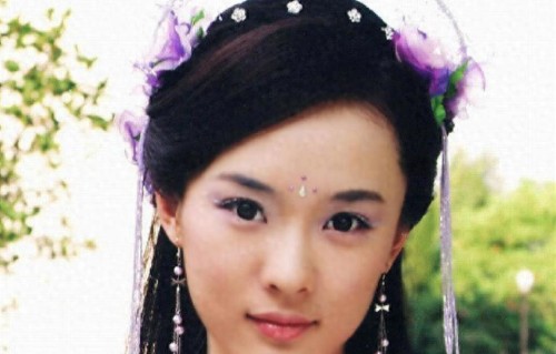 霍思燕带狗泰国夺冠！肥肚三层、发际线好假，女儿出镜像女版杜江