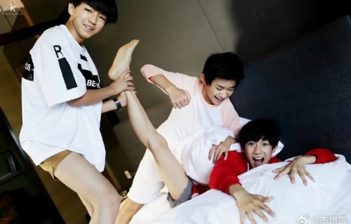 粉丝们对于TFBOYS全员解锁吻戏这件事反应如何？|王俊凯|初吻|情感|偶像|理性