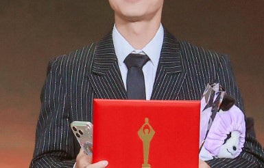 脱口秀演员跨界电影获提名难不难？