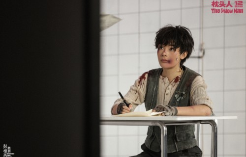 陈丽君和《枕头人》,好演员与好故事的双向奔赴|周一围|话剧|图兰|小说|鼓楼