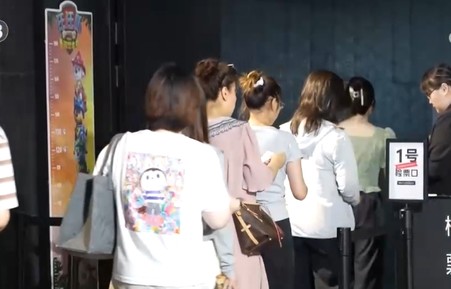 大银幕“续航力”持续满格 影院扩容‌成为“15分钟便民生活圈”新供给|蜘蛛侠：崭新之日|年会不能停|暑期档|电影票房|八仙