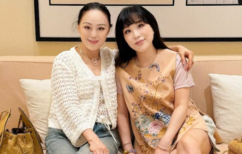 63岁章小蕙回香港与闺蜜聚会，瘦身后颜值回巅峰，被曝瘦了7公斤