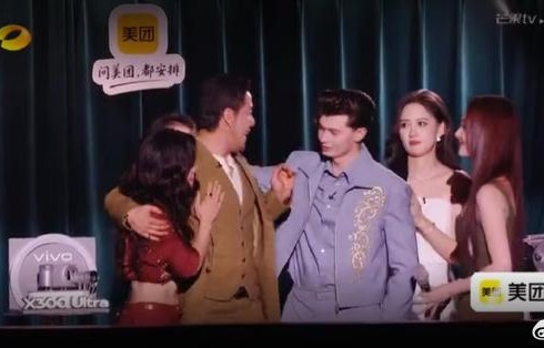 网友对杨坤被淘汰的态度和评论主要有哪些？