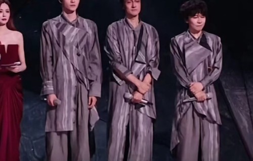 王传君为何主动要求化野人妆