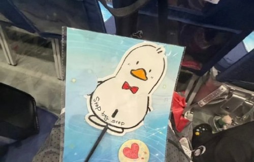 时代峰峻首个出道组合是哪个？
