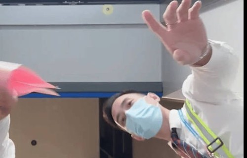 粉丝对王源多次捡手机事件怎么看