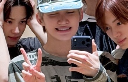 为什么林沐然一个简单的扭脖子动作能引发如此巨大的网络热议和模仿潮？|韩振|韩志薫|明星|情感|虚拟