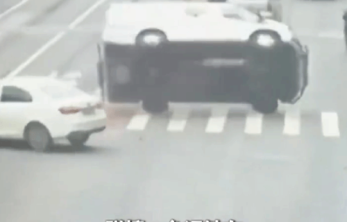 男子醉驾撞翻运钞车 交警回应：以为是来抢运钞车的