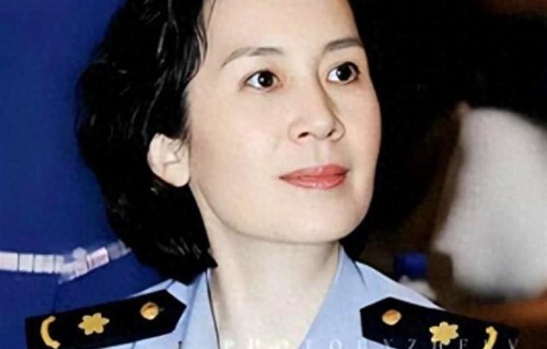 享正军级待遇却被夫嫌弃，国家一级演员离婚单身34年