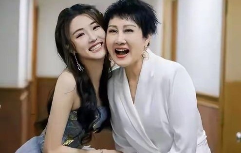 张凯丽争议波及女儿张可盈，资源背景遭深挖