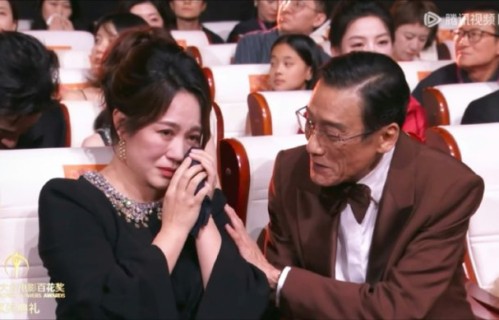 梁家辉在第44届金像奖后台如何安慰惜败的马丽？