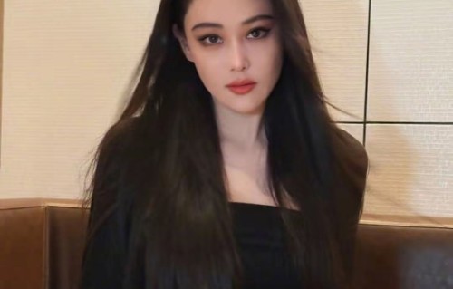 张馨予与丈夫何捷是如何相识的？