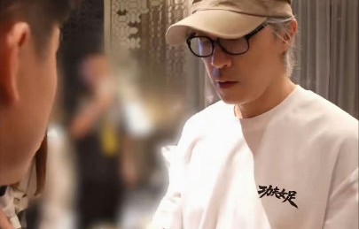 周星驰质疑董宇辉500遍后如何回应？