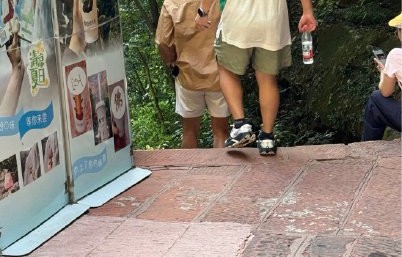 陈思诚陪小21岁女友回遵义，四年恋情见家长？