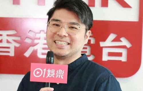 45岁港星新工作官宣！即将当爸自嘲身材发福，老戏骨父亲喜极而泣