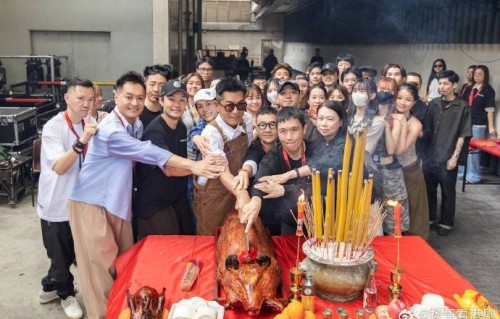 古天乐在演唱会上致敬了哪位已故歌手？