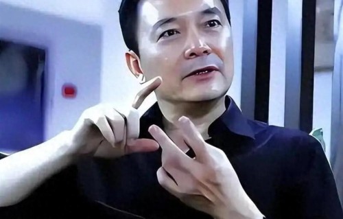 他曾与刘涛同床共枕4年，如今年过六旬依旧未娶，如今怎么样了