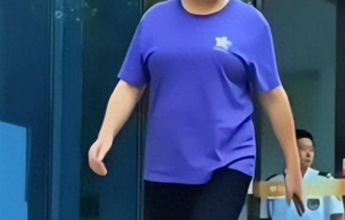 钱再多又如何，59岁身价百万的江珊大变样，27岁女儿成心病