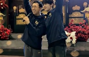 夏之光与粉丝‘极光’之间有哪些具体暖心的互动事例？