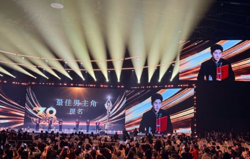 刘晓庆和陈冲合唱《绒花》的视频