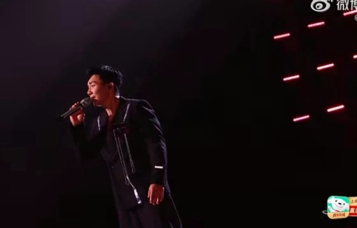 刘畊宏直播灯光消失，唯留vocal治愈全场