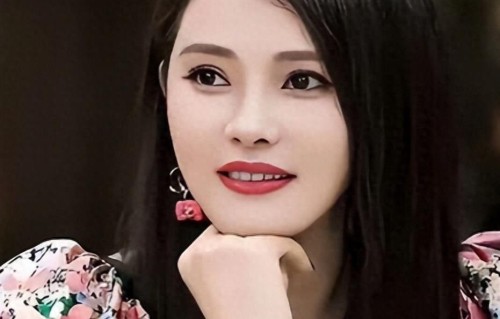 不是年龄和婚变！58岁伊能静三胎计划落空，才发现秦妈早说出真相
