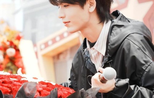 张凌赫、王楚然《这一秒过火》开机，期待慕容清峄与任素素的故事