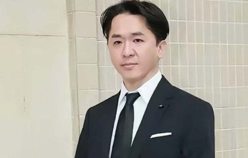 香港知名男星自曝参与“多人运动”，同时交往仨女友，享齐人之福