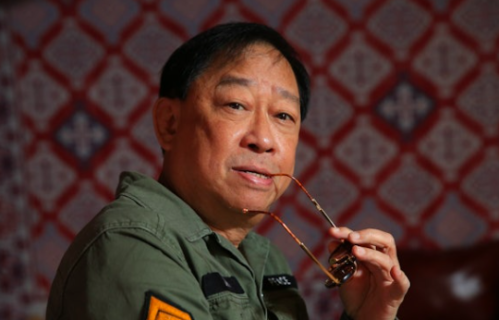 一路走好！香港资深演员离世，许冠杰亲笔信悼念，曾传两人决裂多年