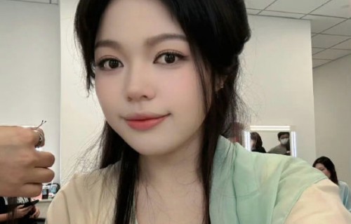 厚本的哪些视频回应了整容质疑？
