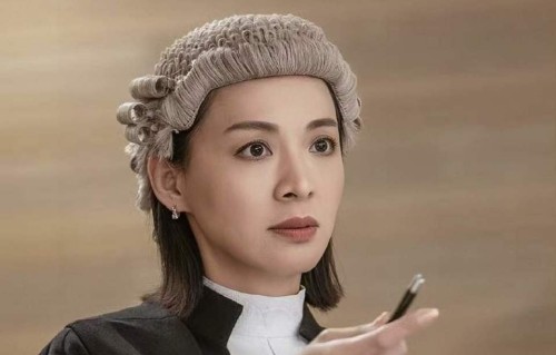 TVB知名女星罕见拍亲热戏，吻到嘴唇变形，医生老公直呼没看够