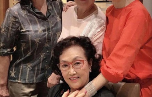 93岁香港巨星葛兰离世，曾唱红《我要你的爱》，28岁嫁入豪门息影