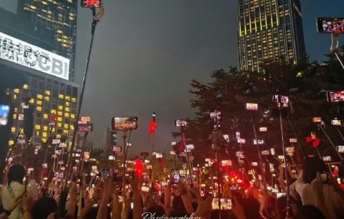 肖战现场自拍杆海太震撼，一眼心动根本不算什么！